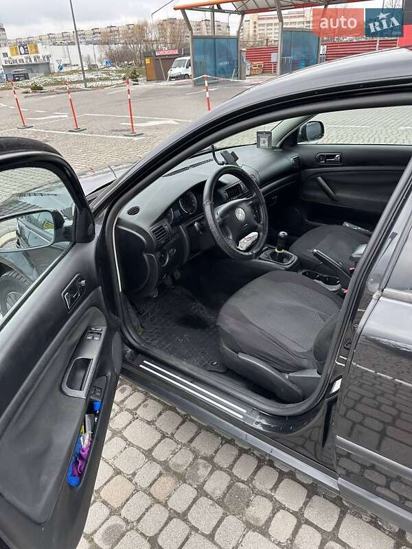 Седан Volkswagen Passat 2003 в Львове