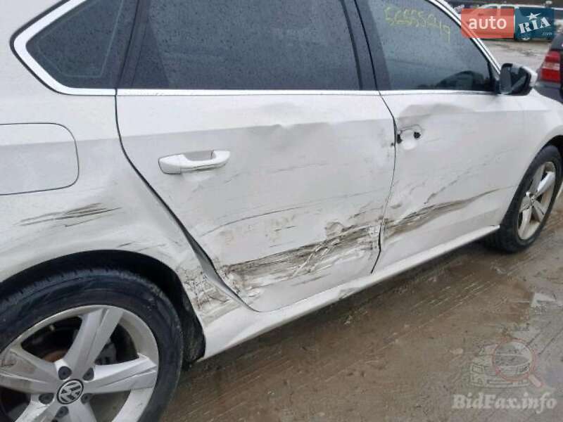 Седан Volkswagen Passat 2013 в Киеве