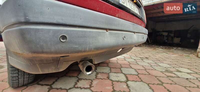 Седан Volkswagen Passat 1993 в Білогір'ї