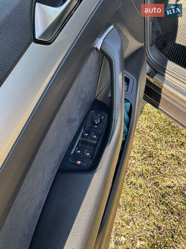 Універсал Volkswagen Passat 2015 в Переяславі