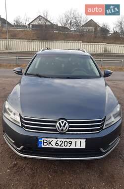 Універсал Volkswagen Passat 2011 в 