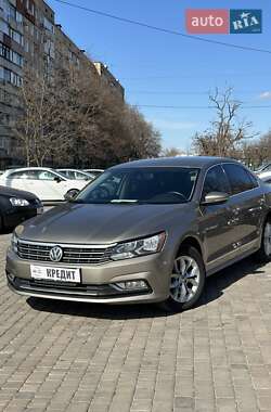 Седан Volkswagen Passat 2016 в Кривому Розі