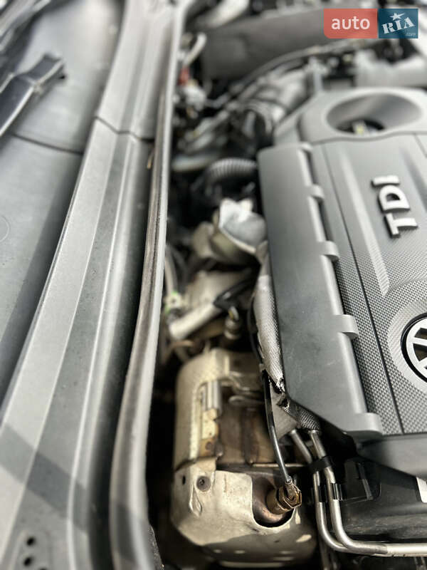 Універсал Volkswagen Passat 2015 в Харкові