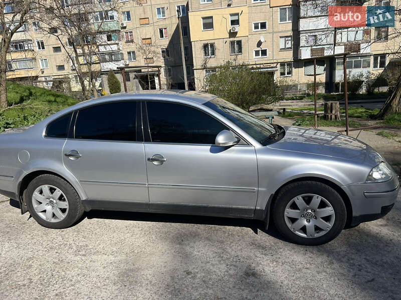 Седан Volkswagen Passat 2004 в Слов'янську