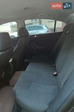 Седан Volkswagen Passat 2005 в 