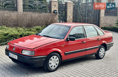 Седан Volkswagen Passat 1989 в Чернівцях