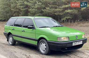 Універсал Volkswagen Passat 1992 в 