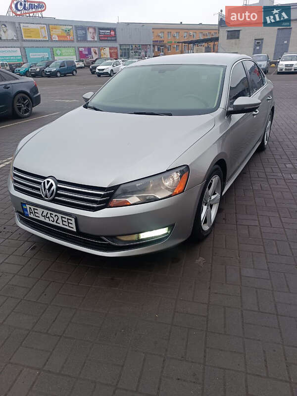 Седан Volkswagen Passat 2012 в Павлограді