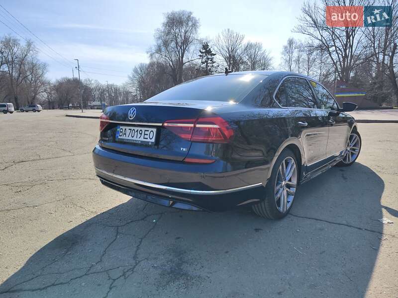 Седан Volkswagen Passat 2017 в Кропивницькому