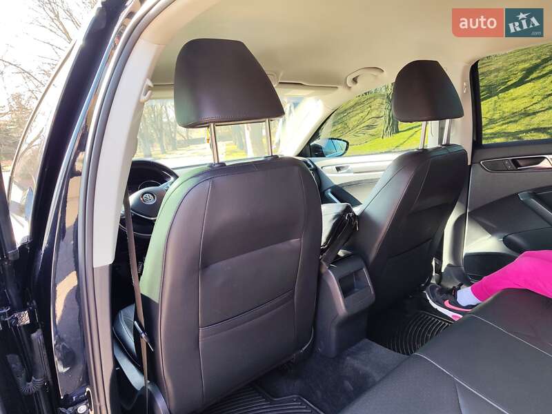 Седан Volkswagen Passat 2017 в Кропивницькому