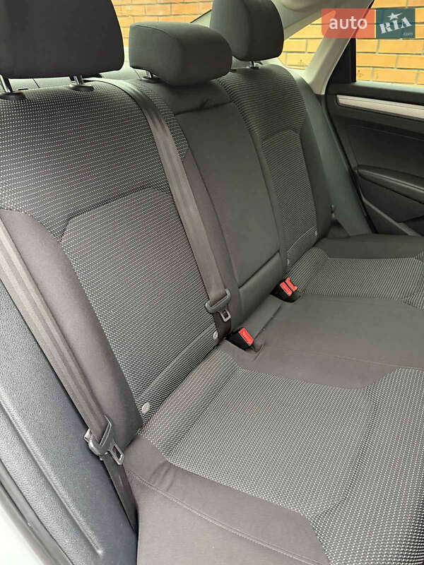 Седан Volkswagen Passat 2015 в Одессе