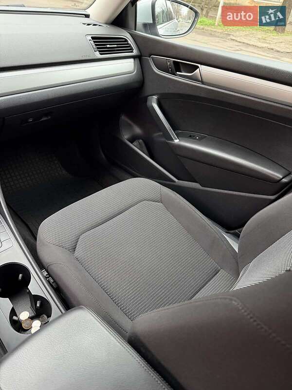 Седан Volkswagen Passat 2015 в Одессе