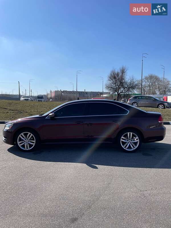 Седан Volkswagen Passat 2012 в Києві
