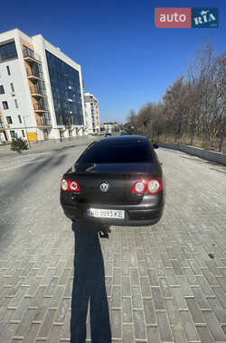 Седан Volkswagen Passat 2005 в 