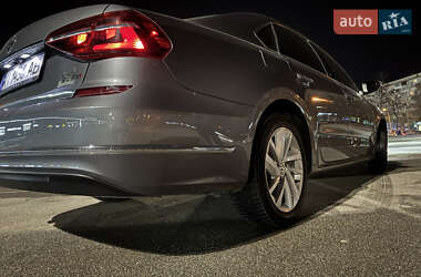 Седан Volkswagen Passat 2017 в 