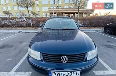 Универсал Volkswagen Passat 2000 в 