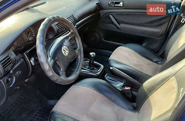 Седан Volkswagen Passat 1999 в 