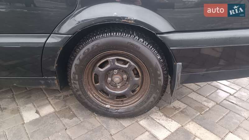 Седан Volkswagen Passat 1996 в Корце