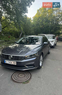 Седан Volkswagen Passat 2017 в 