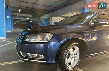 Седан Volkswagen Passat 2014 в 