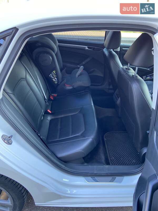 Седан Volkswagen Passat 2016 в Измаиле