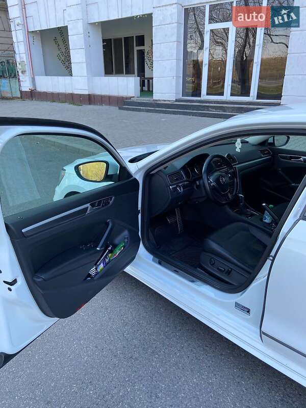Седан Volkswagen Passat 2016 в Измаиле