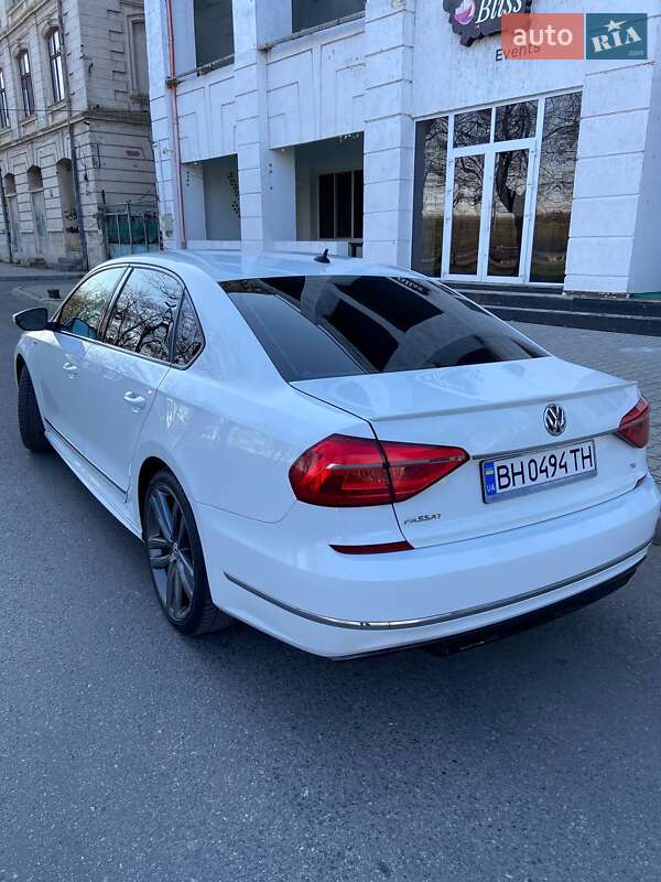 Седан Volkswagen Passat 2016 в Измаиле