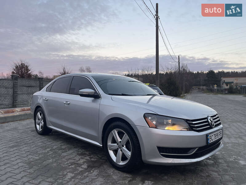 Седан Volkswagen Passat 2012 в Новояворовске