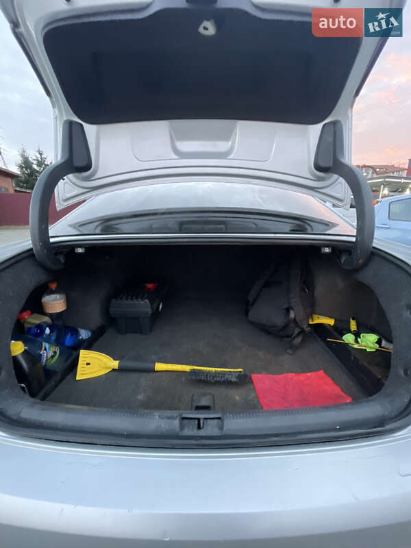 Седан Volkswagen Passat 2012 в Новояворовске