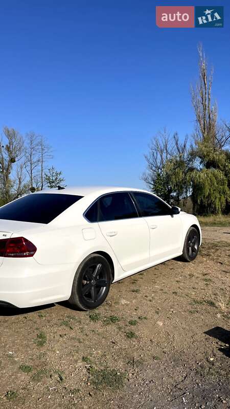 Седан Volkswagen Passat 2013 в Чернигове