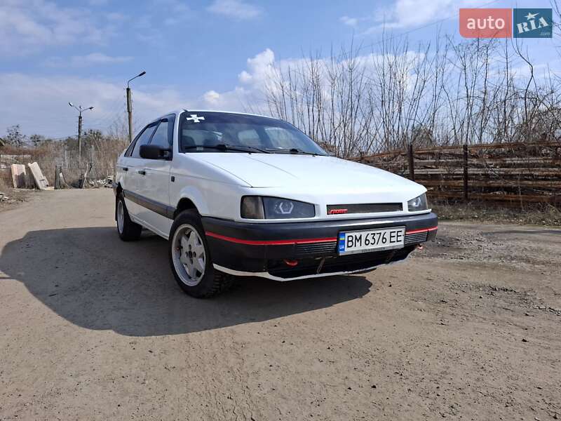 Седан Volkswagen Passat 1989 в Сумах