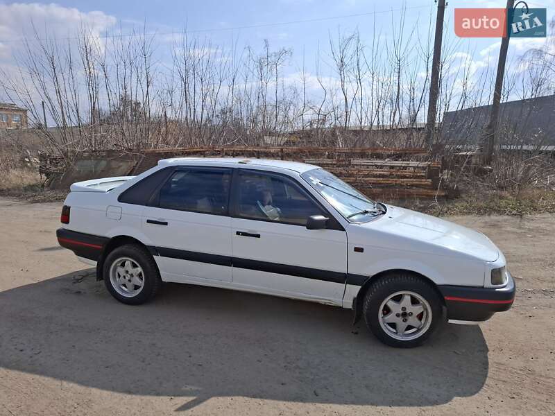 Седан Volkswagen Passat 1989 в Сумах