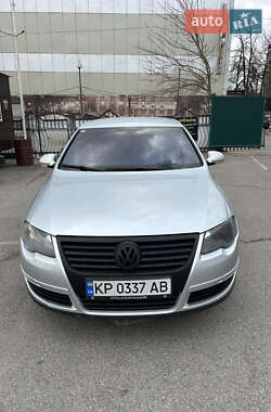 Седан Volkswagen Passat 2005 в 