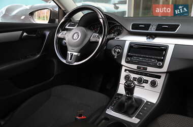 Седан Volkswagen Passat 2014 в 