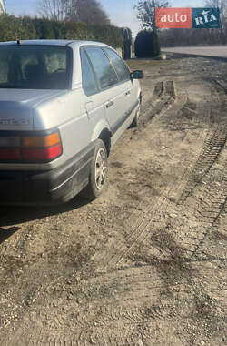 Седан Volkswagen Passat 1990 в 