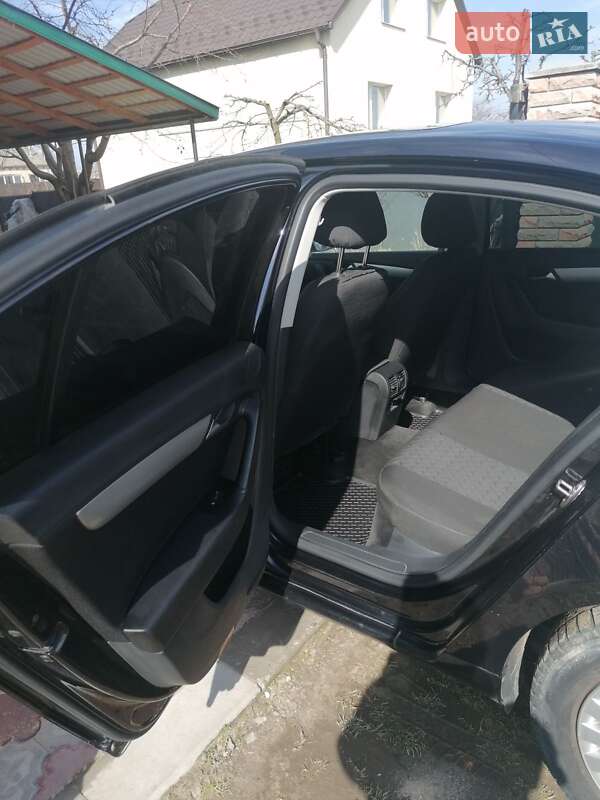 Седан Volkswagen Passat 2013 в Хмельницькому