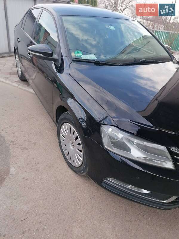 Седан Volkswagen Passat 2013 в Хмельницькому