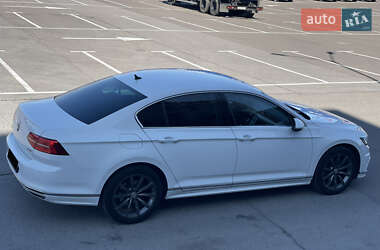 Седан Volkswagen Passat 2017 в 
