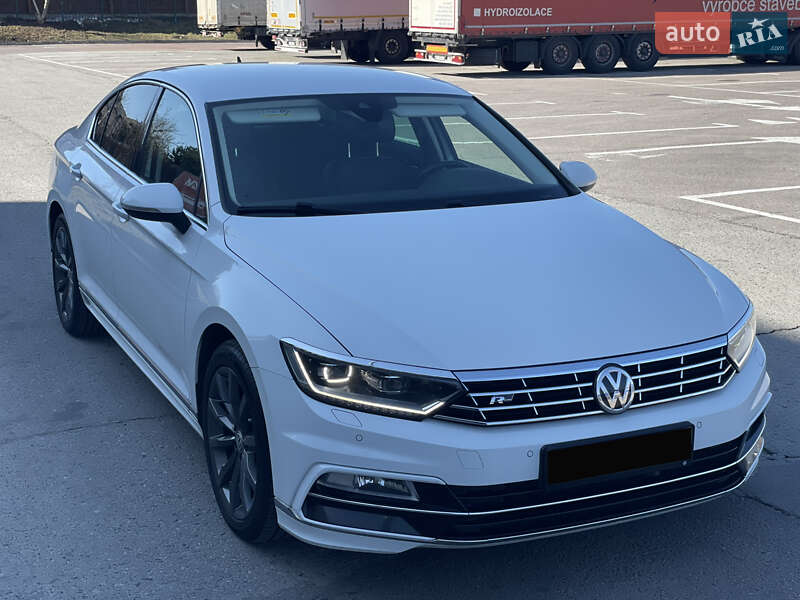 Седан Volkswagen Passat 2017 в 