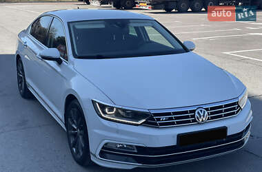 Седан Volkswagen Passat 2017 в 