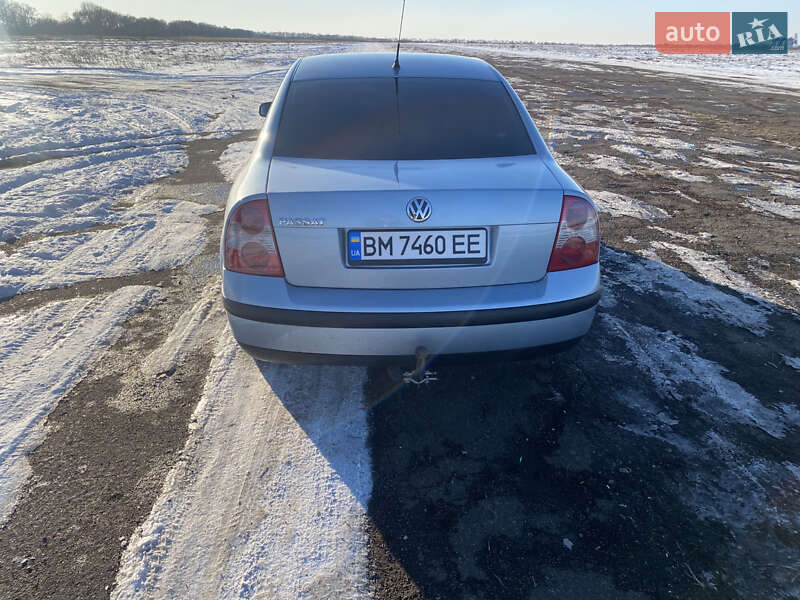 Седан Volkswagen Passat 2002 в Глухове