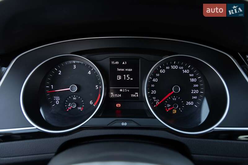 Універсал Volkswagen Passat 2015 в Луцьку