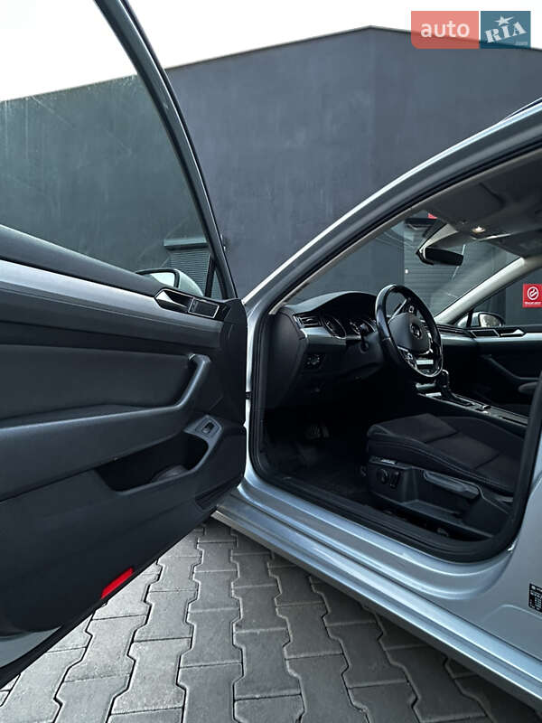 Универсал Volkswagen Passat 2015 в Ужгороде фото 14 Универсал Volkswagen Passat 2015 в Ужгороде