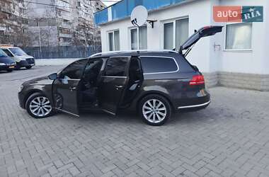 Універсал Volkswagen Passat 2012 в 