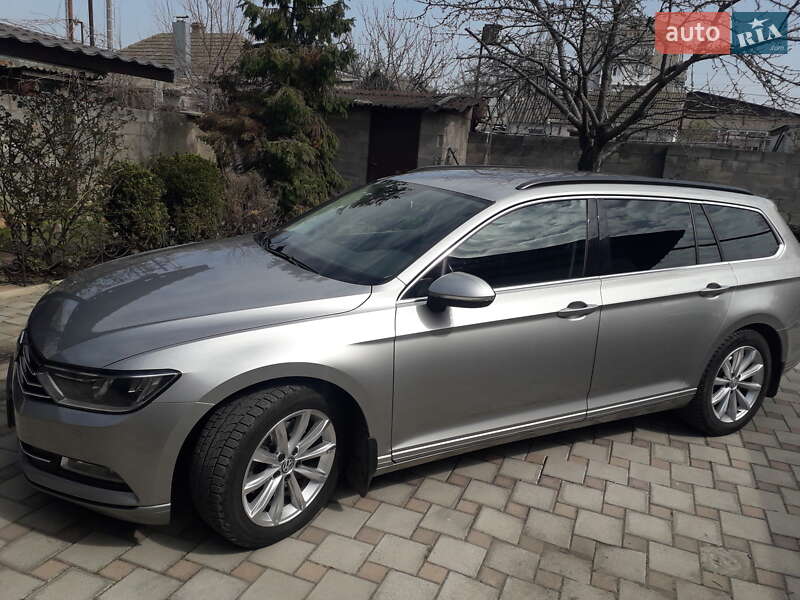 Універсал Volkswagen Passat 2015 в Миколаєві