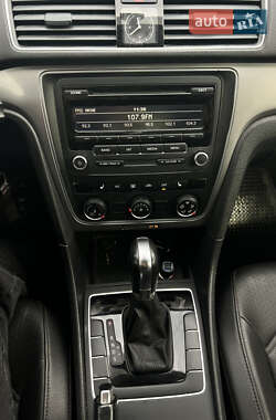 Седан Volkswagen Passat 2014 в 