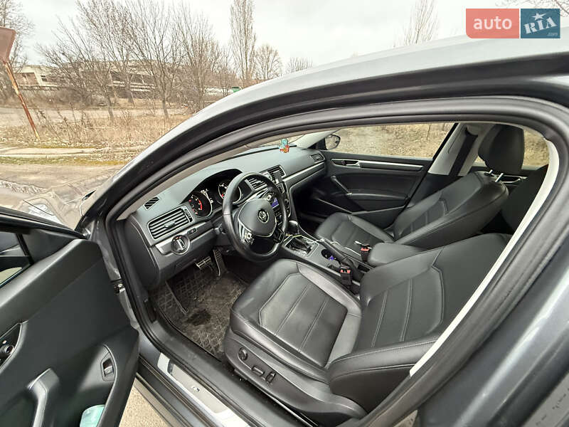 Седан Volkswagen Passat 2017 в Черкассах