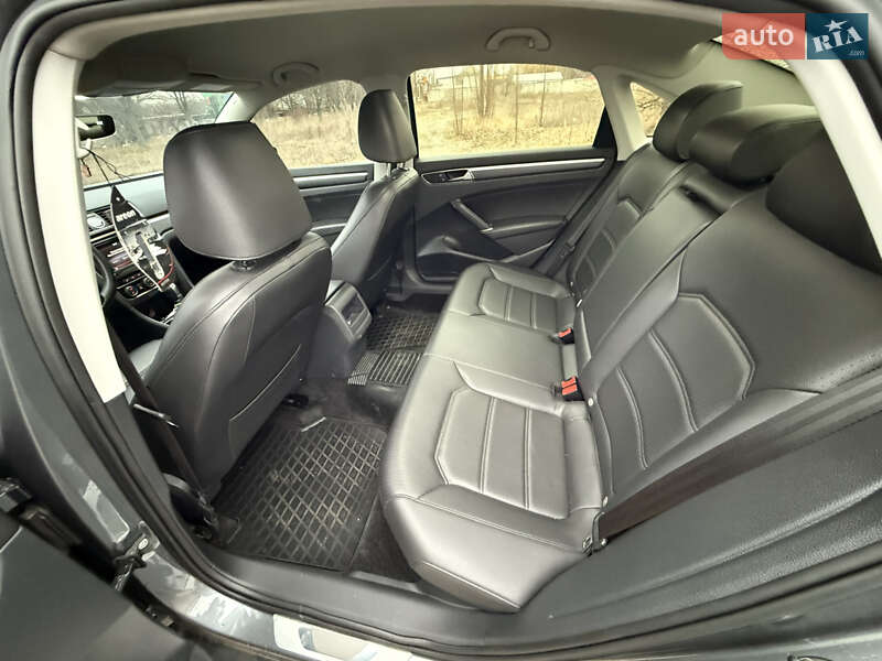 Седан Volkswagen Passat 2017 в Черкассах