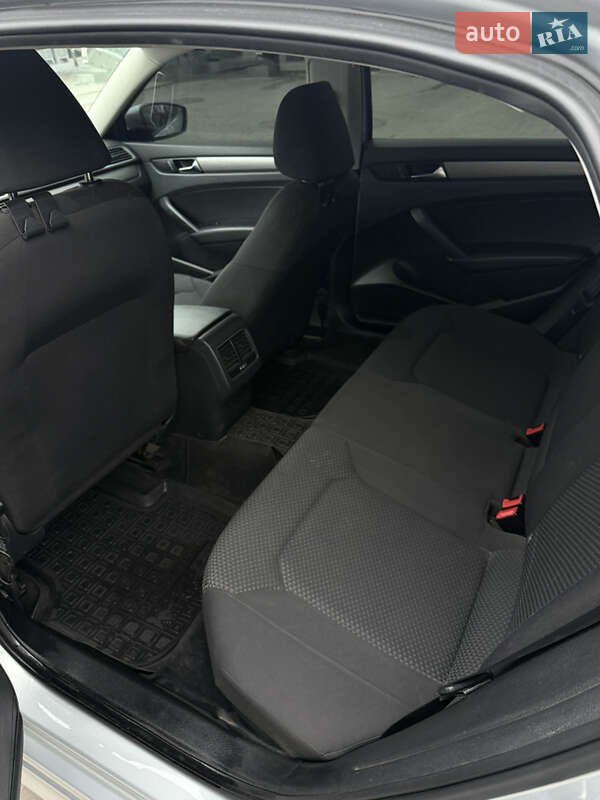 Седан Volkswagen Passat 2013 в Кропивницькому
