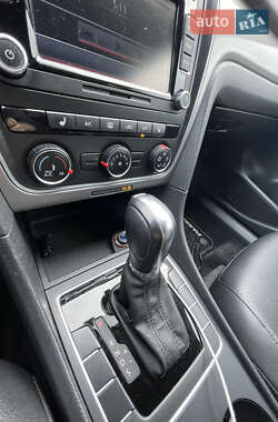 Седан Volkswagen Passat 2014 в 